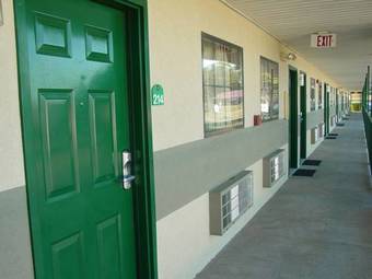 Motel Garden Inn & Suites