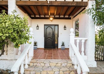 Large Detatched Villa