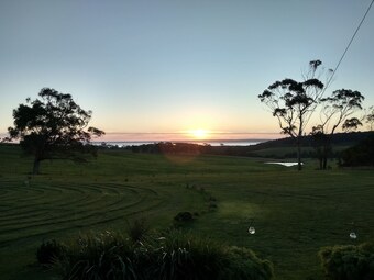 Hotel Dyl & Lil?s Tiny House On Wheels