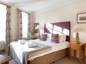 Posada The George Inn And The Plaine