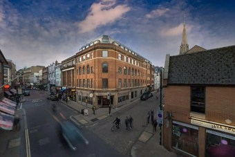 The New52 - A Modern 2 Bed Apartment Located In The Heart Of Oxford City