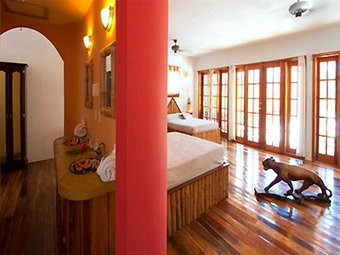 Hotel Portofino Beach Resort