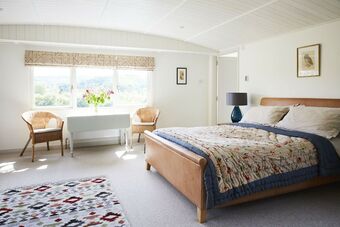 Bed & Breakfast Breese Barns