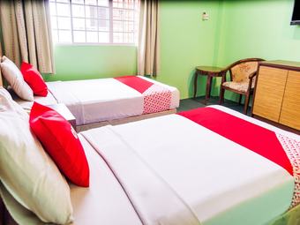 Oyo 89408 Royal Hotel