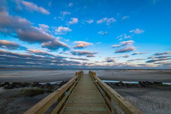 Island Retreat 2511-1 By Hodnett Cooper