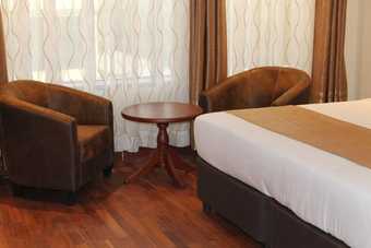 Cranes Suites Hotel