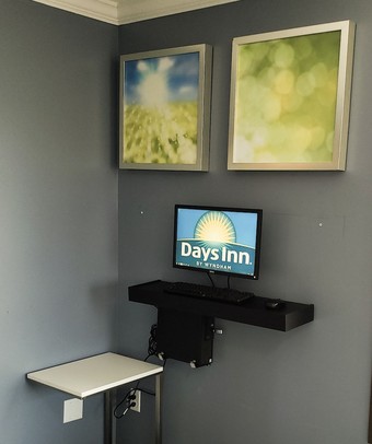 Hotel Days Inn & Suites By Wyndham Merrillville