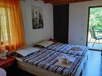 Holiday House Stipe