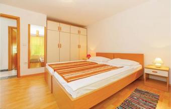 Apartment Kostelj VI