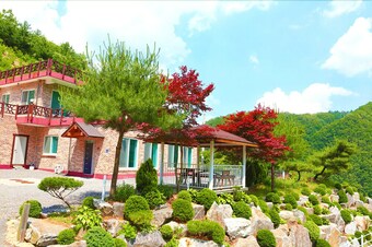 Jihees House