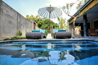 Coco Garden Pool Villas