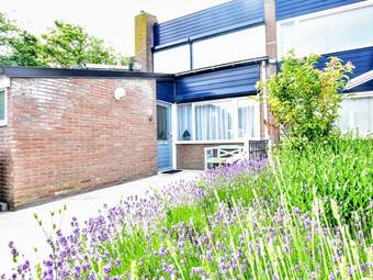 Modern Holiday Home In Nieuwvliet With Garden