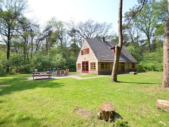Cozy Holiday Home Near Forest In Zuidwolde