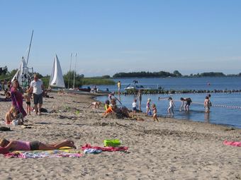 Pleasant Holiday Home With Large Garden And Lots Of Privacy, Near The Slotermeer