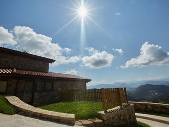 Beautiful Rural House Consisting Of Three Apartments With Views Of The Mountains