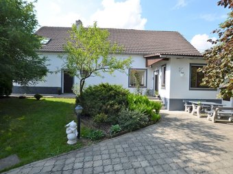 Beautiful Apartment With Pool In A Fenced Garden Near Marienbad/mari�nsk� L�zne