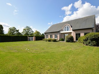 Villa Quietly Located Spacious Mansion Surrounded By The Greenery Of The Flemish Ardennes