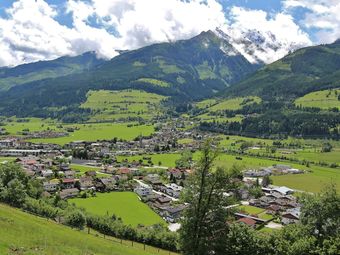 Cozy Apartment In Niedernsill With Garden