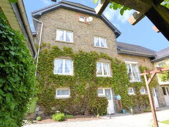 Cosy House With Beautiful Terrace Very Large And Nicely Laid-out Garden And Wifi