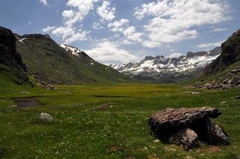 Aparthotel Hotel De Monta�a Us�n