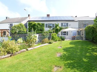 Charming Cottage, Tastefully Presented And Located In The Meuse Valley