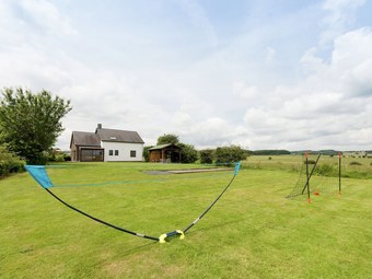 Nice Villa, Renovated 2015, Large Garden, Quiet Location, 10km From Houffalize