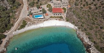 Hotel Lalloudes