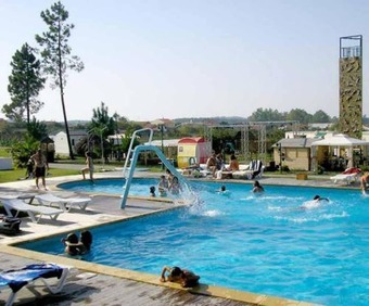 Bungalow With One Bedroom In Pataias, With Pool Access, Enclosed Garden And Wifi