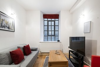 Shelton Apartment By Flexystays