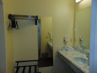 Motel Executive Inn And Suites