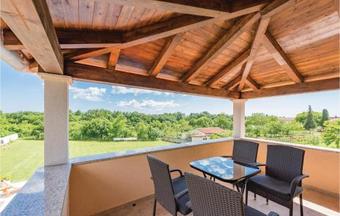 Holiday Home Peresiji I