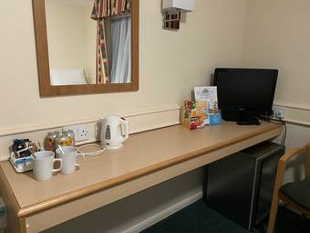 Hotel Days Inn By Wyndham Michaelwood M5