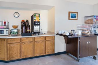 Motel Super 8 By Wyndham Hebron Lowell Area