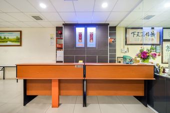 Oyo 301 River Inn Hotel