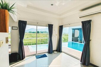 Hotel The Vista Pool Villa