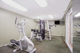 Ramada Hotel & Conference Center By Wyndham Edgewood