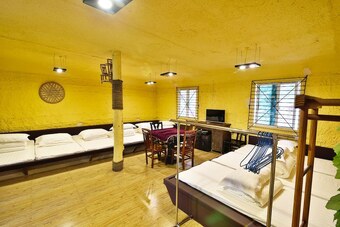 Hostal Village Utopian Hostel