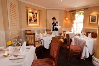 Hodson Bay Hotel