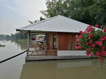 Hotel River Marina Resort