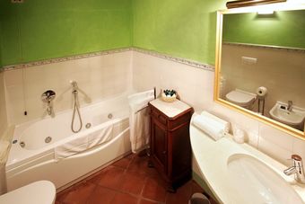 Hotel Foresteria Conti Roero