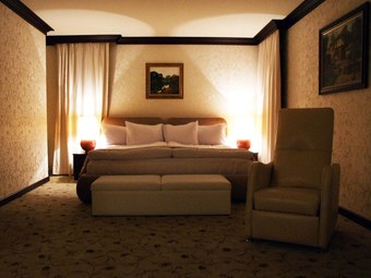 Shiroka Laka Hotel
