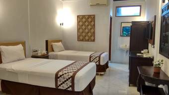 Paku Mas Hotel