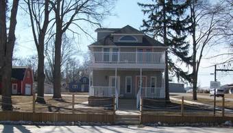 Hotel Devils Lake Inn