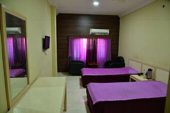 Hotel Ravi Teja