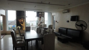 Stage 5 Hotel And Suites