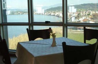 Club Rose Bay Hotel