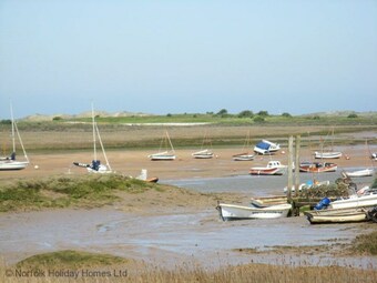Island House.......harbour Views