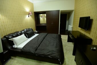 Francis Hotel