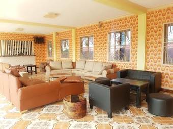 Happy Wallet Gardens Hotel