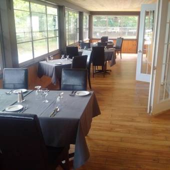 Hotel Oakview Lodge & Marina